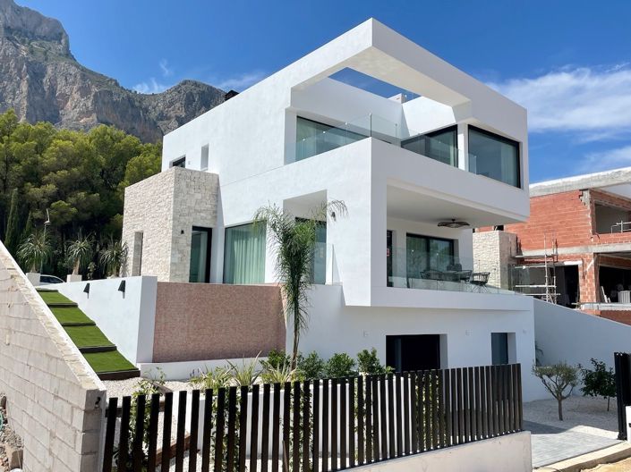 Image No.1-3 Bed Villa for sale