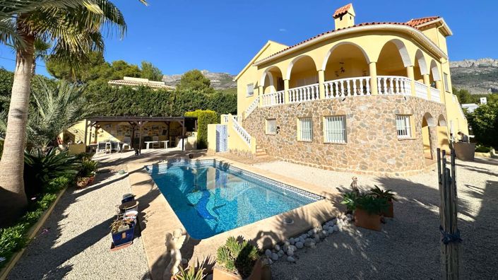 Image No.1-3 Bed Villa for sale