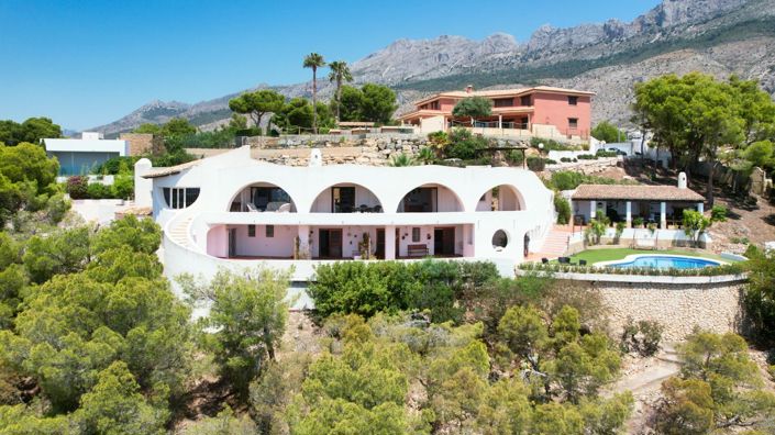 Image No.1-7 Bed Villa for sale