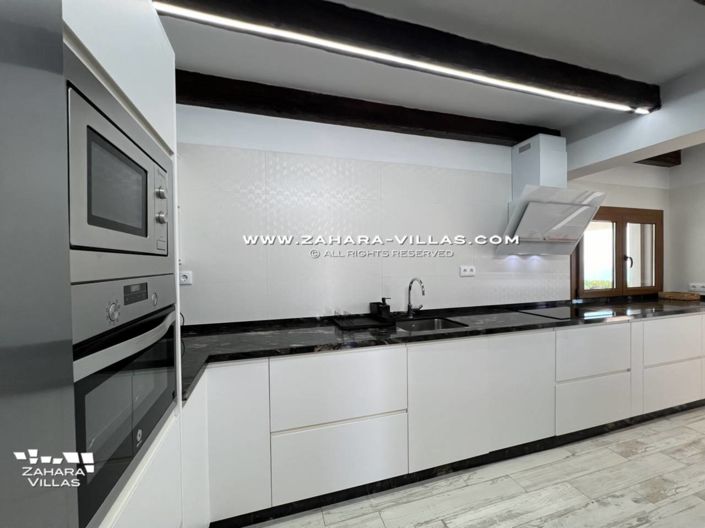 Image No.29-4 Bed Villa for sale