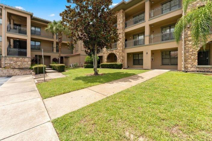Image No.1-4 Bed Condo for sale