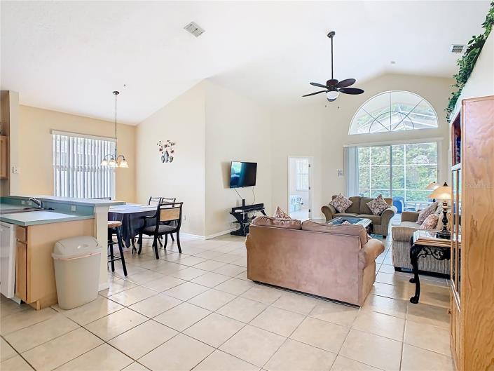 Image No.8-4 Bed Villa / Detached for sale