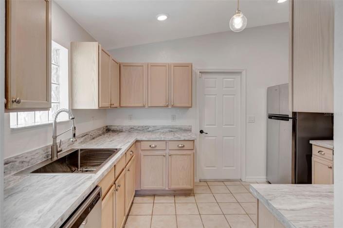 Image No.11-3 Bed Villa / Detached for sale