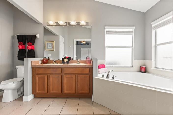 Image No.33-4 Bed Villa / Detached for sale