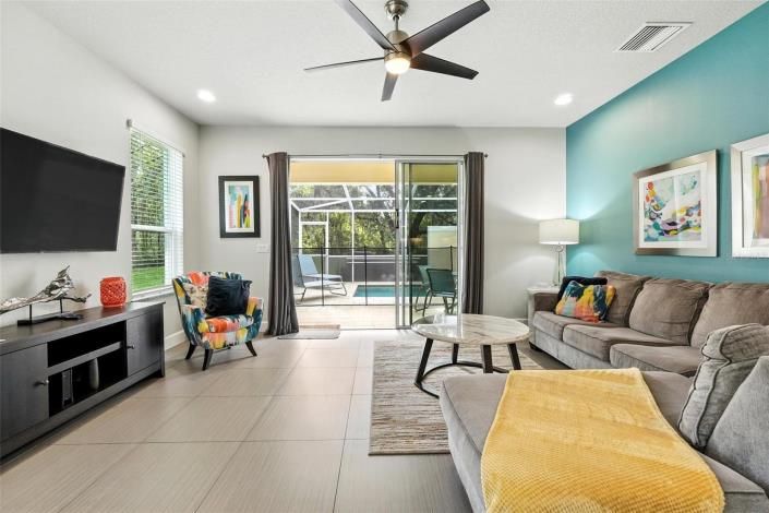 Image No.12-3 Bed Townhouse for sale