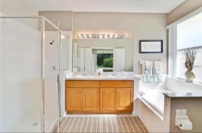 Image No.10-4 Bed Villa / Detached for sale