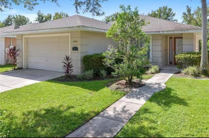 Image No.1-4 Bed Villa / Detached for sale