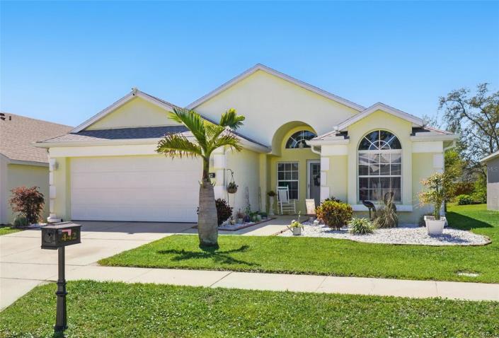 Image No.1-3 Bed Villa / Detached for sale
