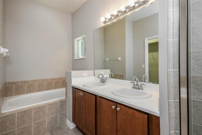 Image No.12-4 Bed Villa / Detached for sale