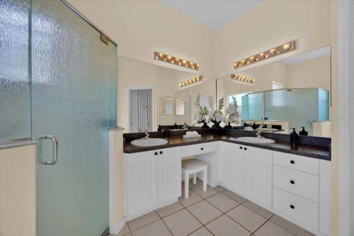 Image No.25-4 Bed Villa / Detached for sale