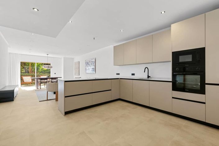 Image No.6-3 Bed Apartment for sale