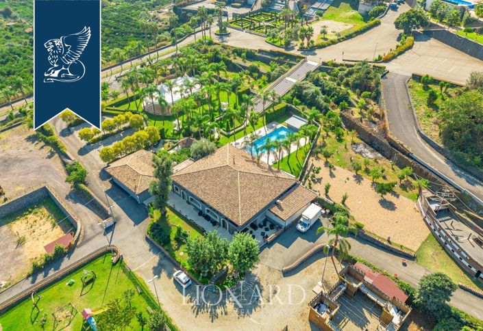 Image No.7-7 Bed Villa for sale