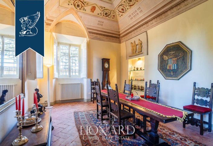 Image No.38-8 Bed Villa for sale