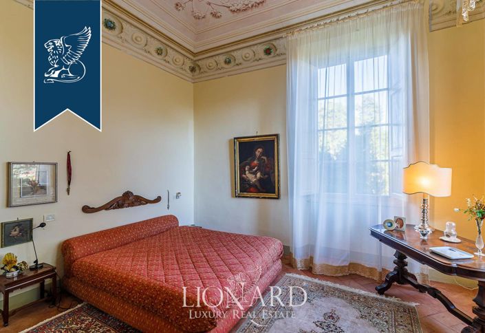 Image No.47-8 Bed Villa for sale