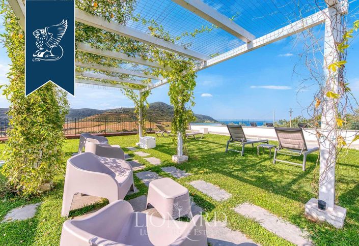 Image No.10-10 Bed Hotel for sale