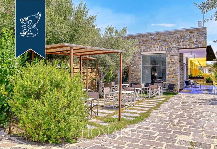 Image No.15-10 Bed Hotel for sale