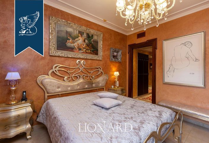 Image No.37-8 Bed Villa for sale