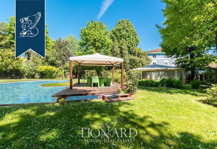 Image No.8-10 Bed Hotel for sale