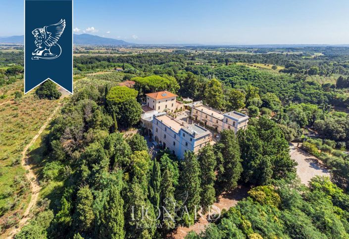 Image No.1-9 Bed Villa for sale