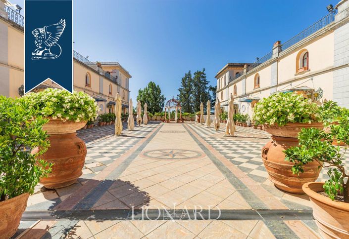 Image No.11-9 Bed Villa for sale