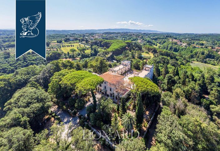 Image No.4-9 Bed Villa for sale