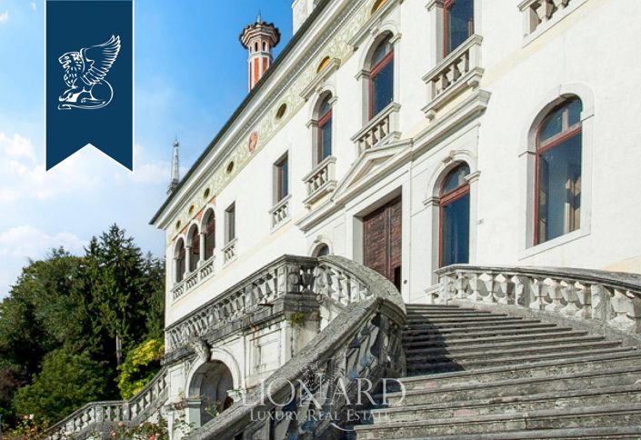 Image No.13-10 Bed Villa for sale