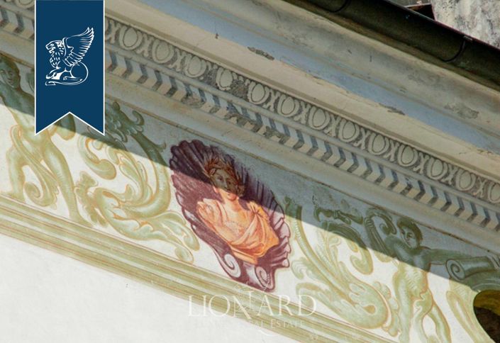 Image No.19-10 Bed Villa for sale