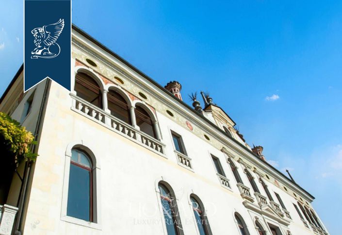 Image No.9-10 Bed Villa for sale