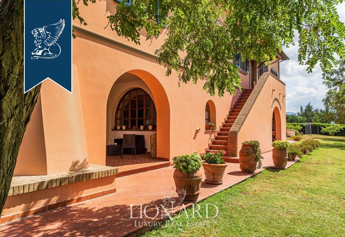 Image No.16-18 Bed Farmhouse for sale