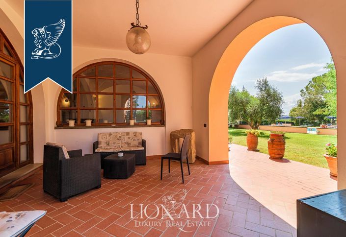 Image No.17-18 Bed Farmhouse for sale