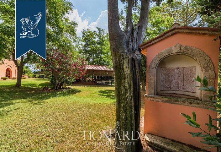 Image No.21-18 Bed Farmhouse for sale