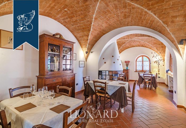 Image No.23-18 Bed Farmhouse for sale