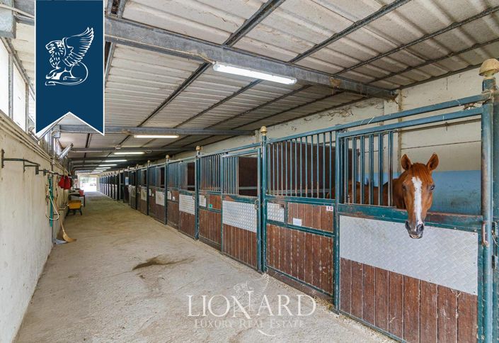 Image No.34-18 Bed Farmhouse for sale