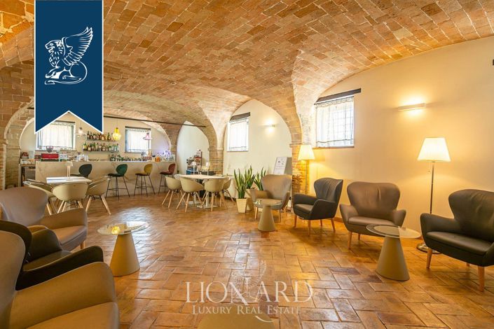 Image No.13-52 Bed Hotel for sale