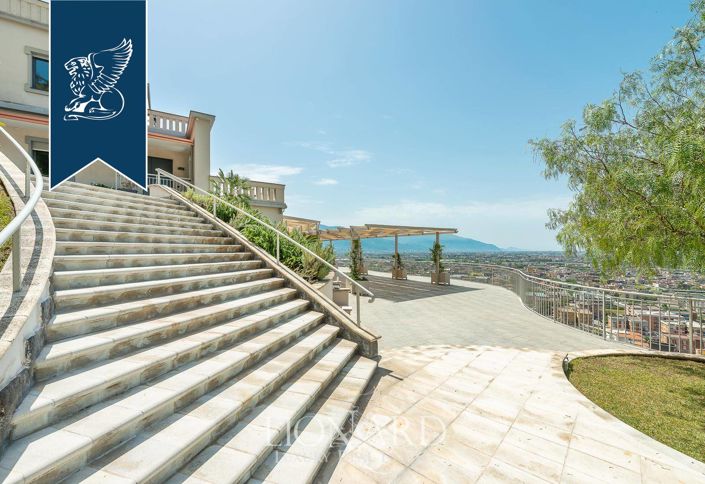 Image No.10-4 Bed Villa for sale