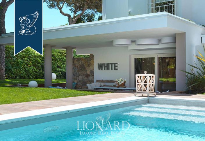 Image No.10-5 Bed Villa for sale