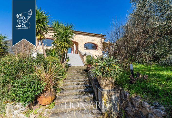 Image No.9-7 Bed Villa for sale