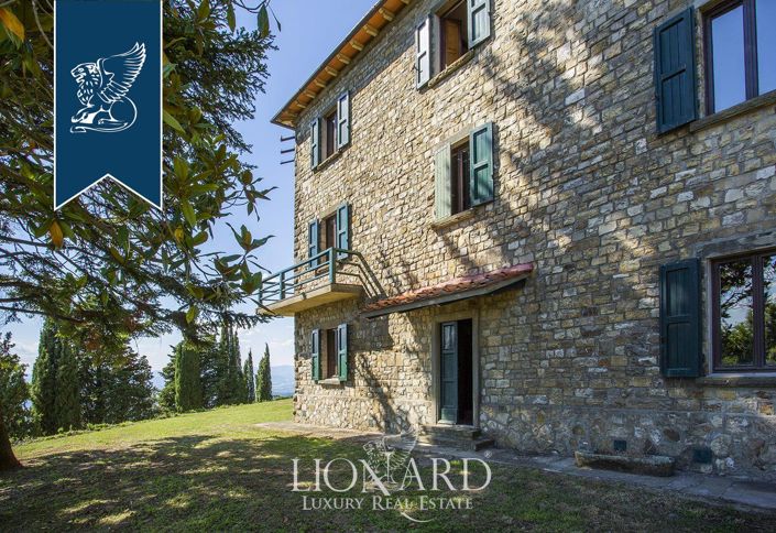 Image No.21-10 Bed Farmhouse for sale