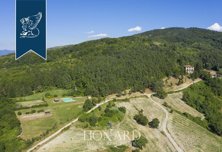 Image No.5-10 Bed Farmhouse for sale