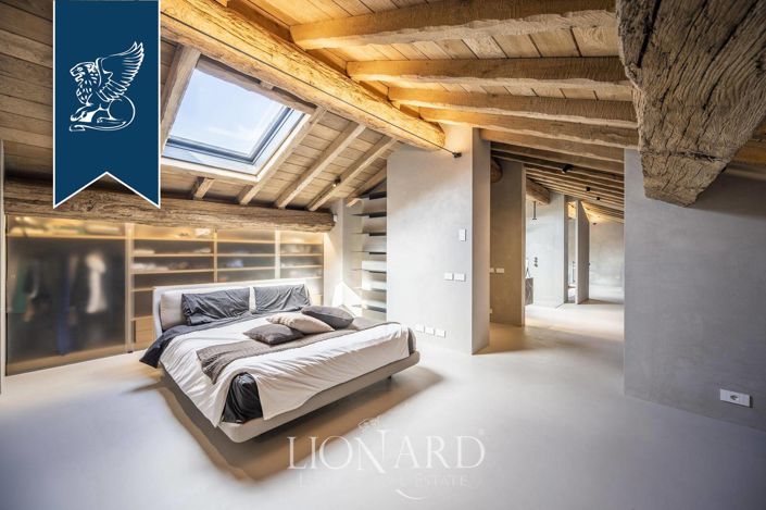 Image No.14-10 Bed Property for sale