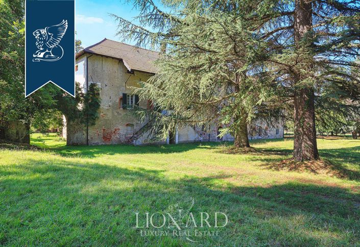 Image No.19-30 Bed Villa for sale