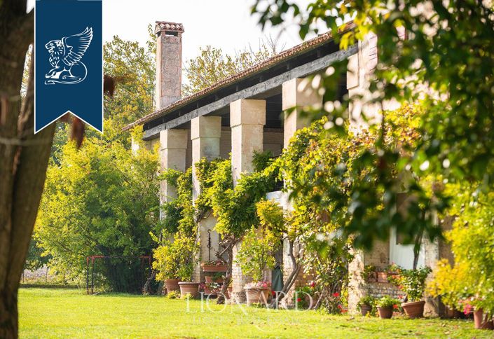 Image No.13-11 Bed Farmhouse for sale