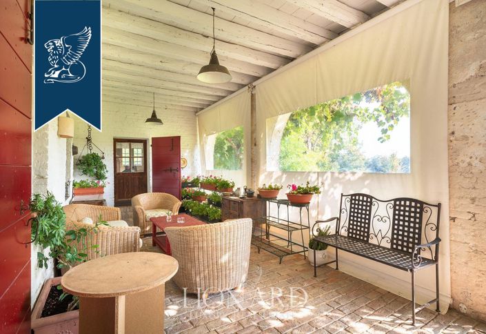 Image No.17-11 Bed Farmhouse for sale