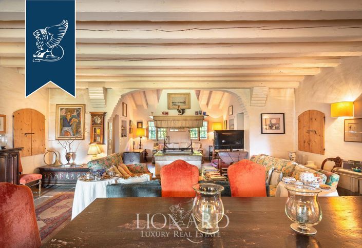 Image No.21-11 Bed Farmhouse for sale