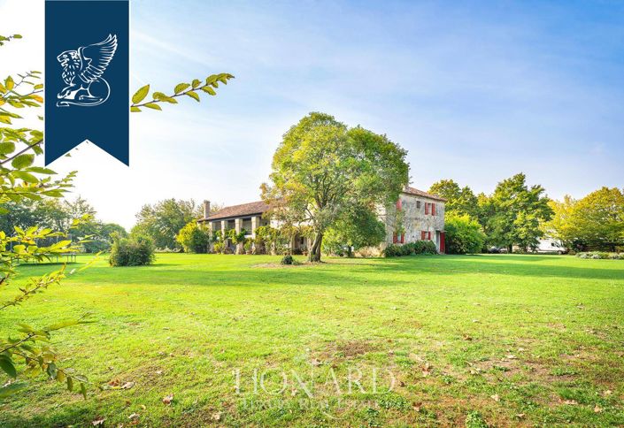 Image No.3-11 Bed Farmhouse for sale