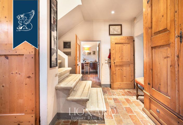 Image No.30-11 Bed Farmhouse for sale