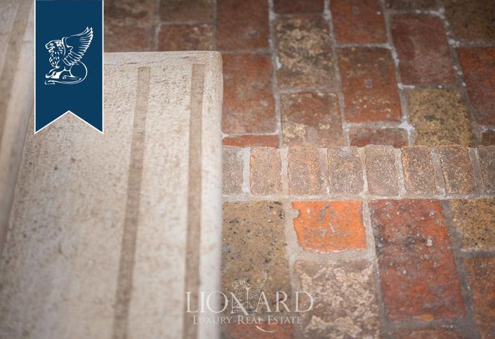 Image No.32-11 Bed Farmhouse for sale