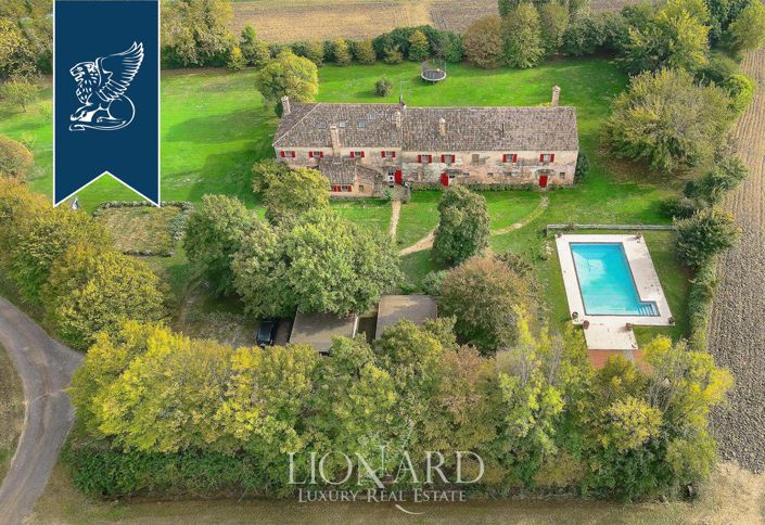 Image No.4-11 Bed Farmhouse for sale