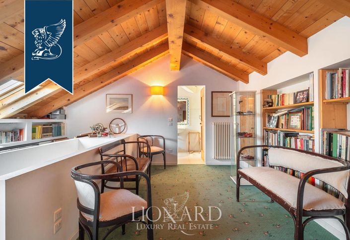 Image No.43-11 Bed Farmhouse for sale