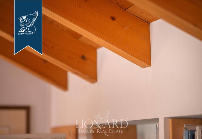 Image No.48-11 Bed Farmhouse for sale